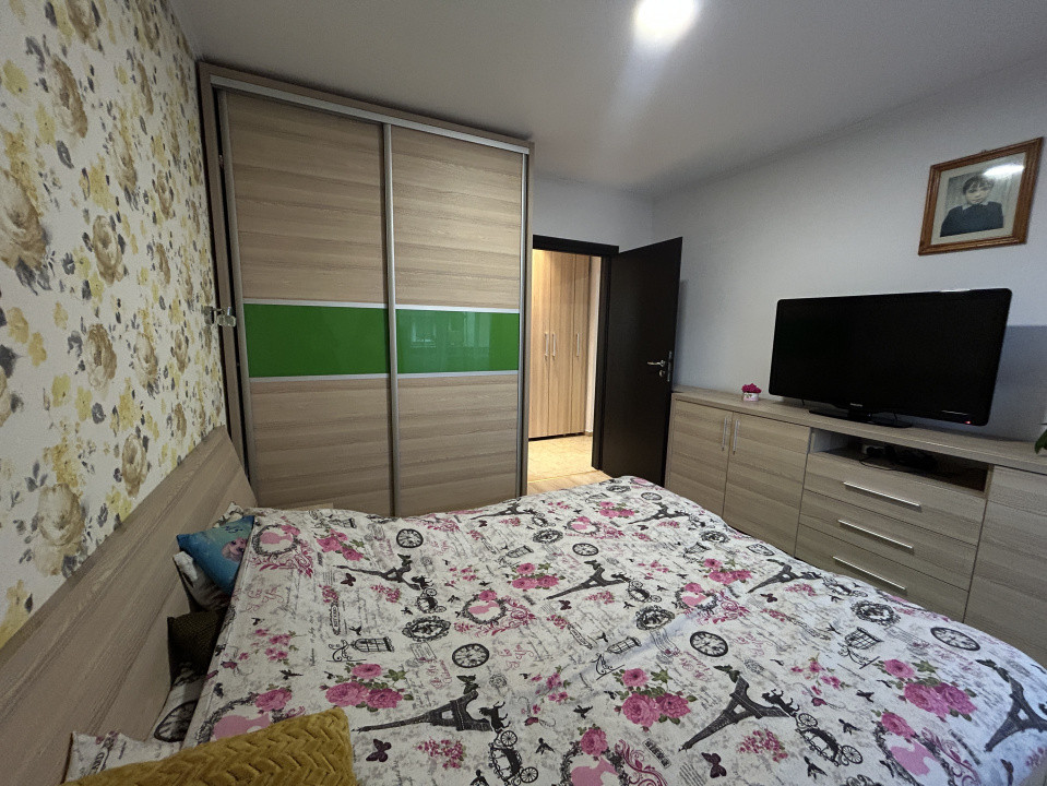 Apartament 3 camere, semidecomandat , 60 mp,  zona Eroilor 