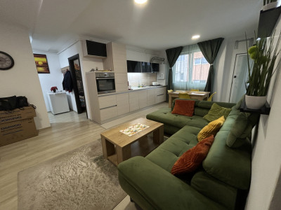 Apartament 3 camere, semidecomandat , 60 mp,  zona Eroilor 