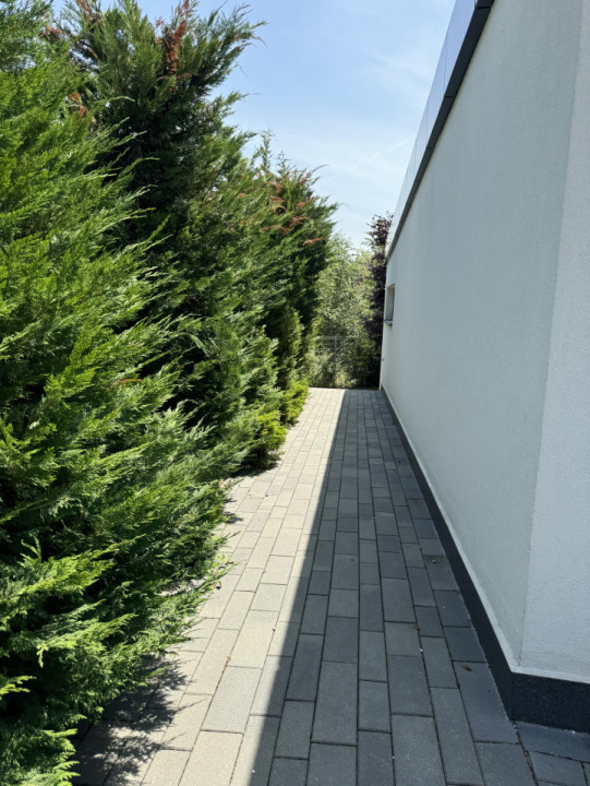 Casa Individuala De Inchiriat, Piscina, 225mp, Zona Teilor