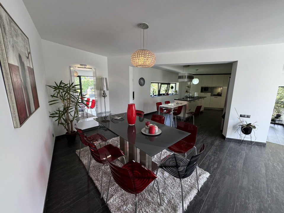 Casa Individuala De Inchiriat, Piscina, 225mp, Zona Teilor