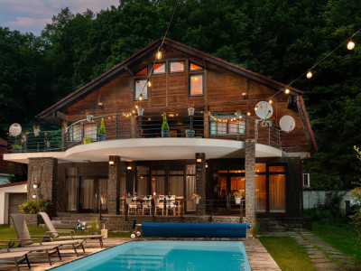 Casa de vacanta ,228 mp utili, piscina exterioara , Baisoara