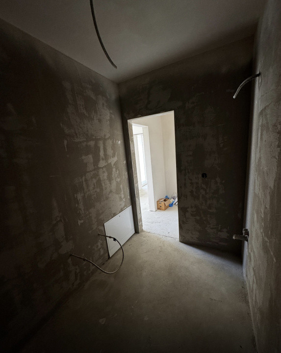 Apartament de 3 camere, zona semicentrala cu parcare