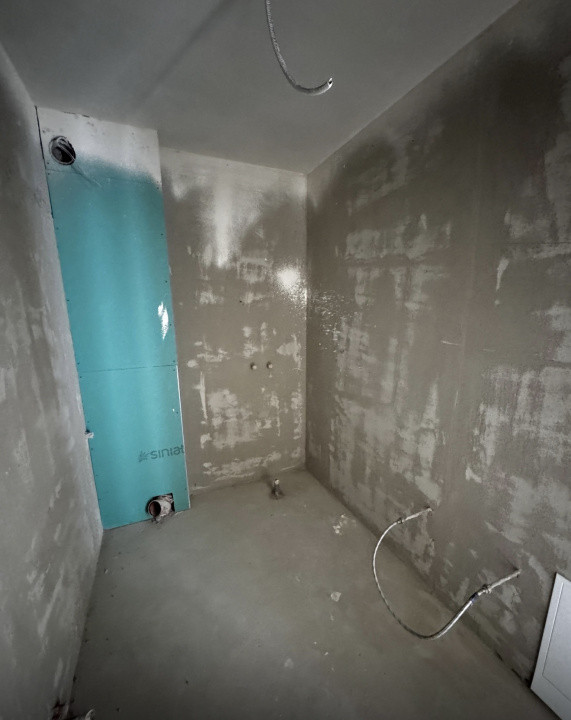 Apartament de 3 camere, zona semicentrala cu parcare