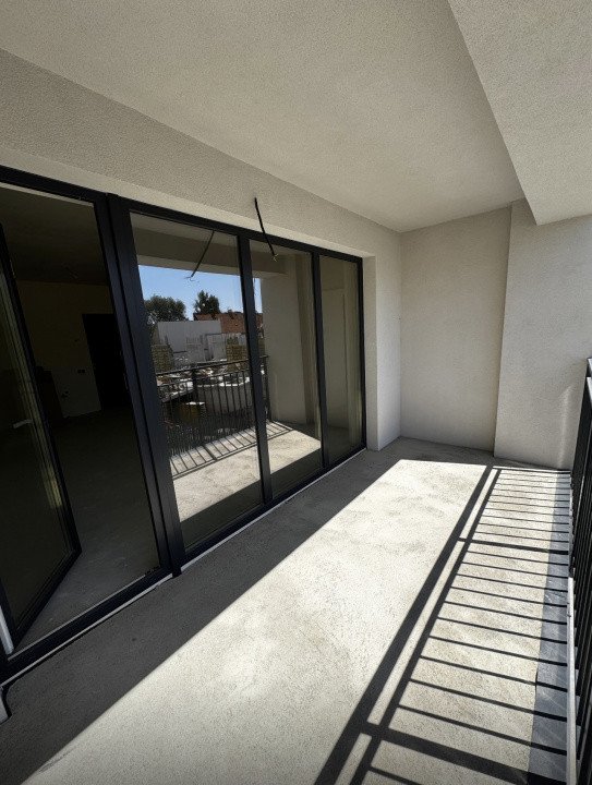 Apartament de 3 camere, zona semicentrala cu parcare