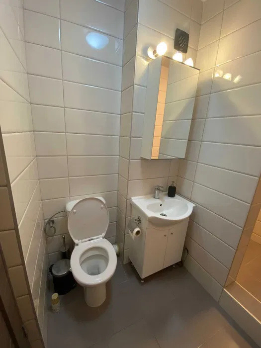 Apartament cu 2 camere, 42 mp, balcon, zona BMW