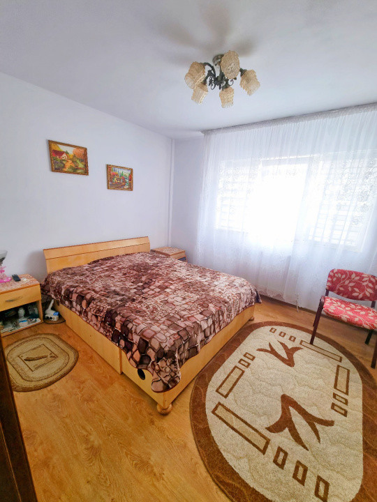 Apartament cu 2 camere, decomandat, balcon, zona Muzeul Apei