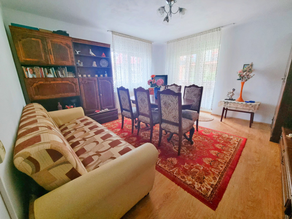 Apartament cu 2 camere, decomandat, balcon, zona Muzeul Apei