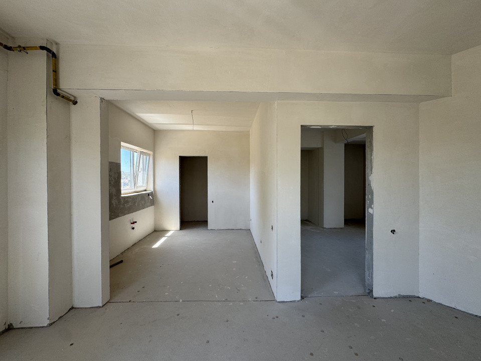 Apartament 3 camere, etajul 1, 90 mp utili, 2 balcoane, zona Pod IRA
