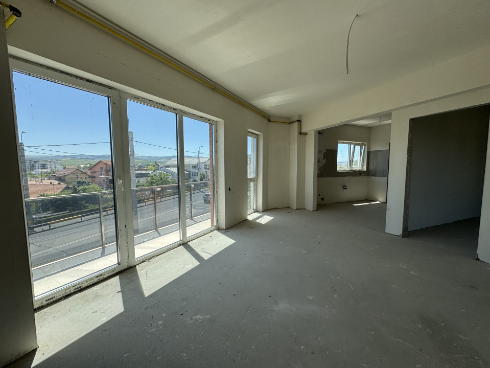 Apartament 3 camere, etajul 3, 86 mp utili, 2 balcoane, zona Pod IRA