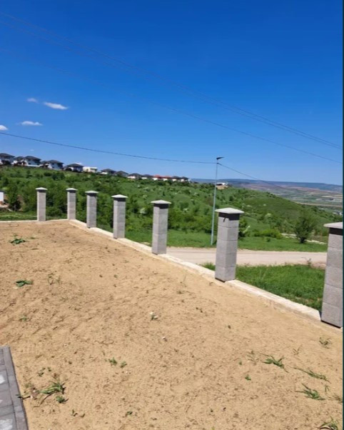 Case individuale cu 4 dormitoare în Dezmir  Zonă liniștită, 482 mp teren