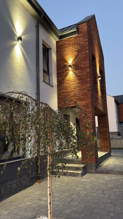 Case individuale cu 4 dormitoare în Dezmir  Zonă liniștită, 482 mp teren