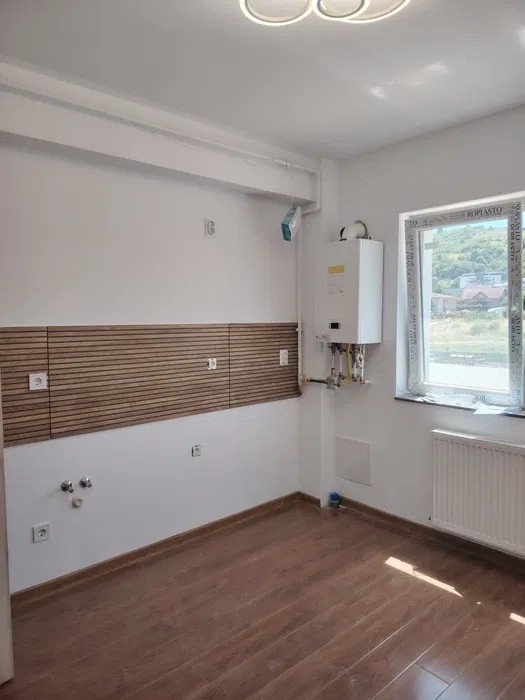 Apartament cu 2 camere, 43 mp, balcon, zona Terra