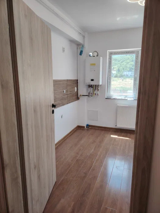 Apartament cu 2 camere, 43 mp, balcon, zona Terra