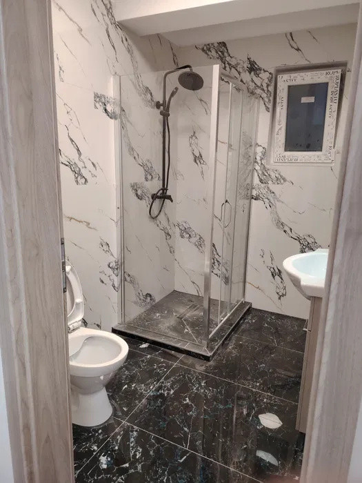 Apartament cu 2 camere, 43 mp, balcon, zona Terra