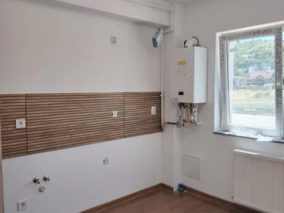 Apartament cu 2 camere, 43 mp, balcon, zona Terra