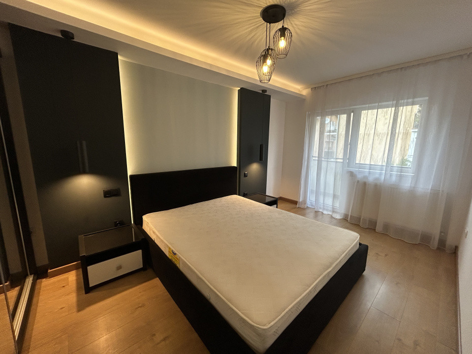 Apartament 2 camere decomandat , 56 mp , zona Porii , 