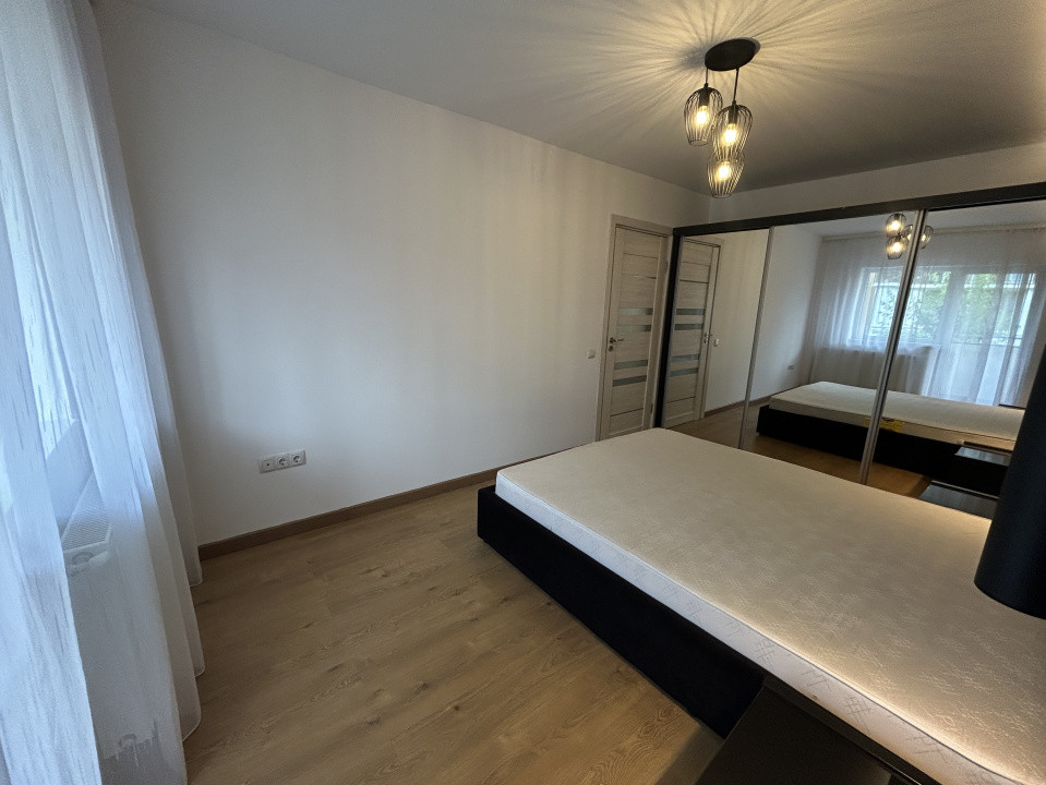 Apartament 2 camere decomandat , 56 mp , zona Porii , 