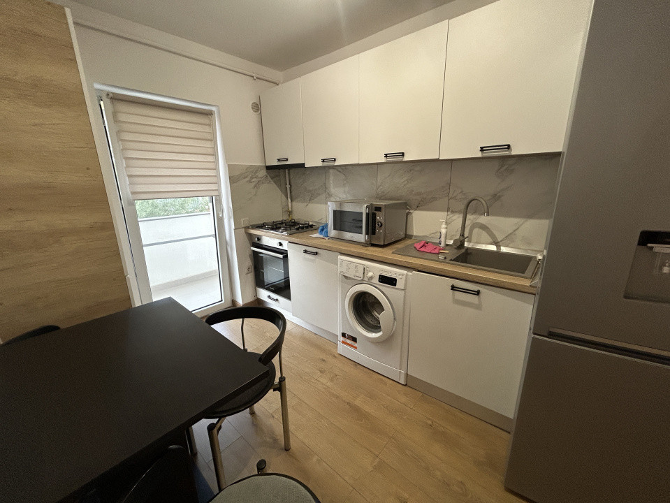 Apartament 2 camere decomandat , 56 mp , zona Porii , 