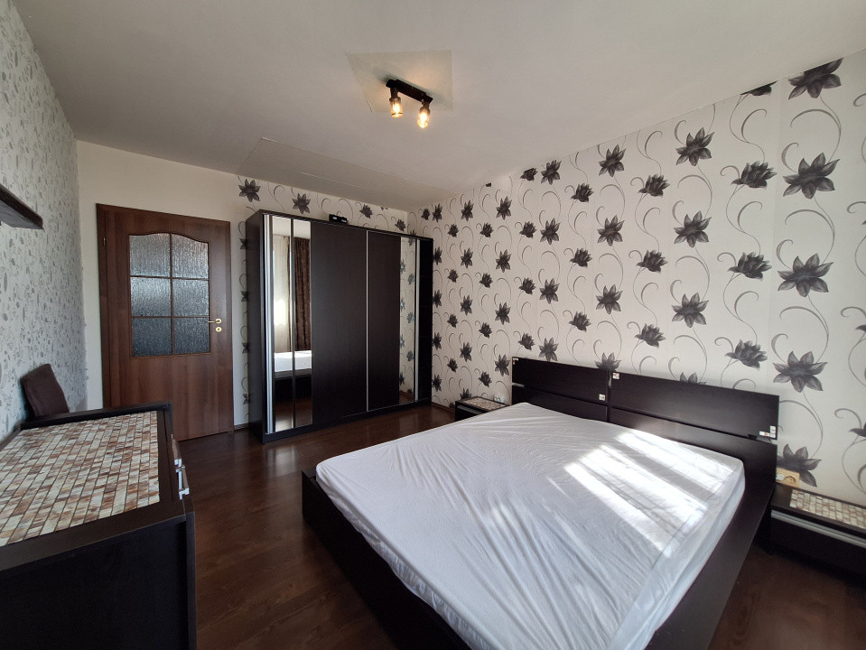Apartament cu 3 camere, 68 mp, parcare, zona Tineretului