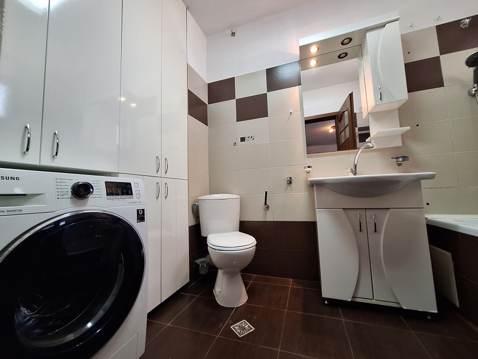 Apartament cu 3 camere, 68 mp, parcare, zona Tineretului