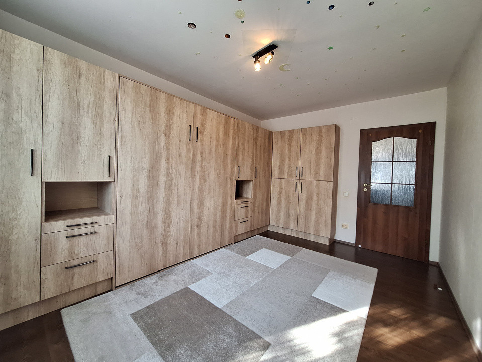 Apartament cu 3 camere, 68 mp, parcare, zona Tineretului