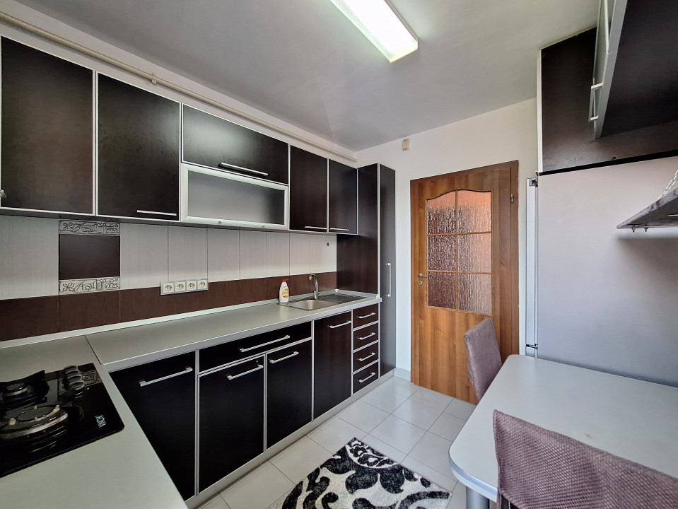 Apartament cu 3 camere, 68 mp, parcare, zona Tineretului
