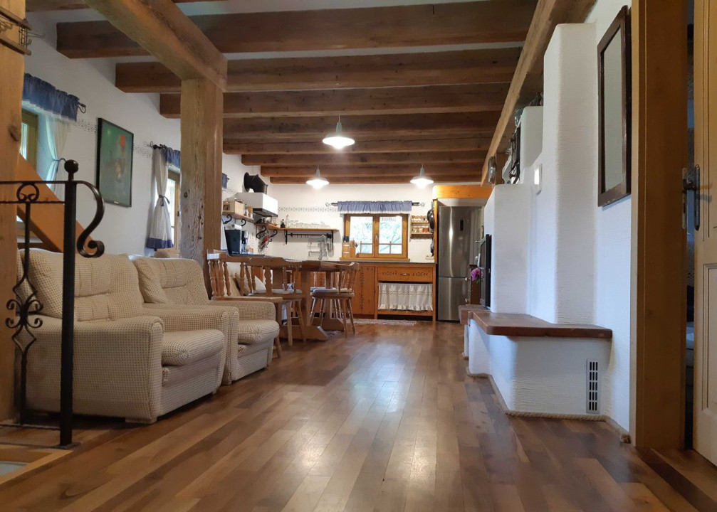 Casa in stil Taditional Romanesc , 170 mp, curte 500mp, strada privata 