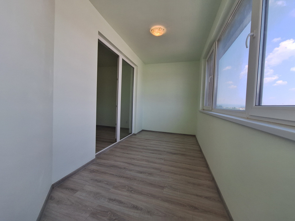 Apartament cu 3 camere, 86 mp, parcare, zona BMW