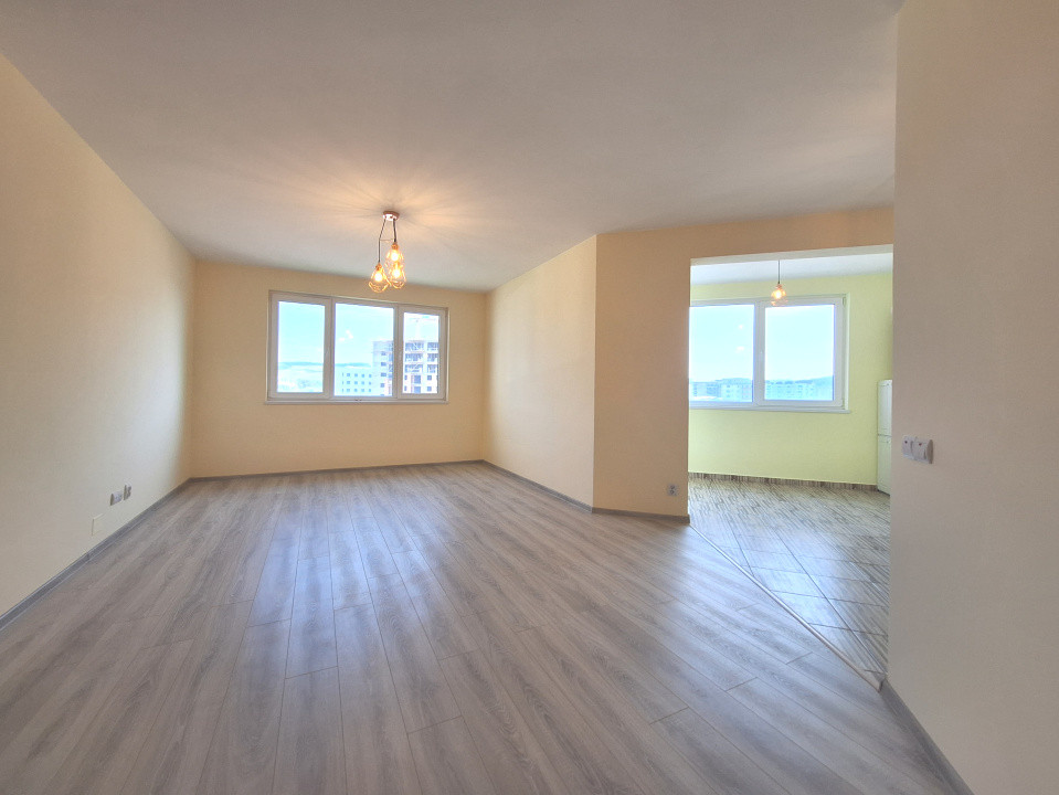 Apartament cu 3 camere, 86 mp, parcare, zona BMW