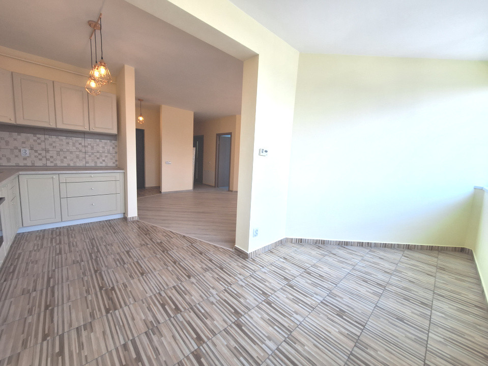 Apartament cu 3 camere, 86 mp, parcare, zona BMW