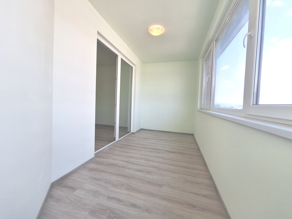Apartament cu 3 camere, 86 mp, parcare, zona BMW