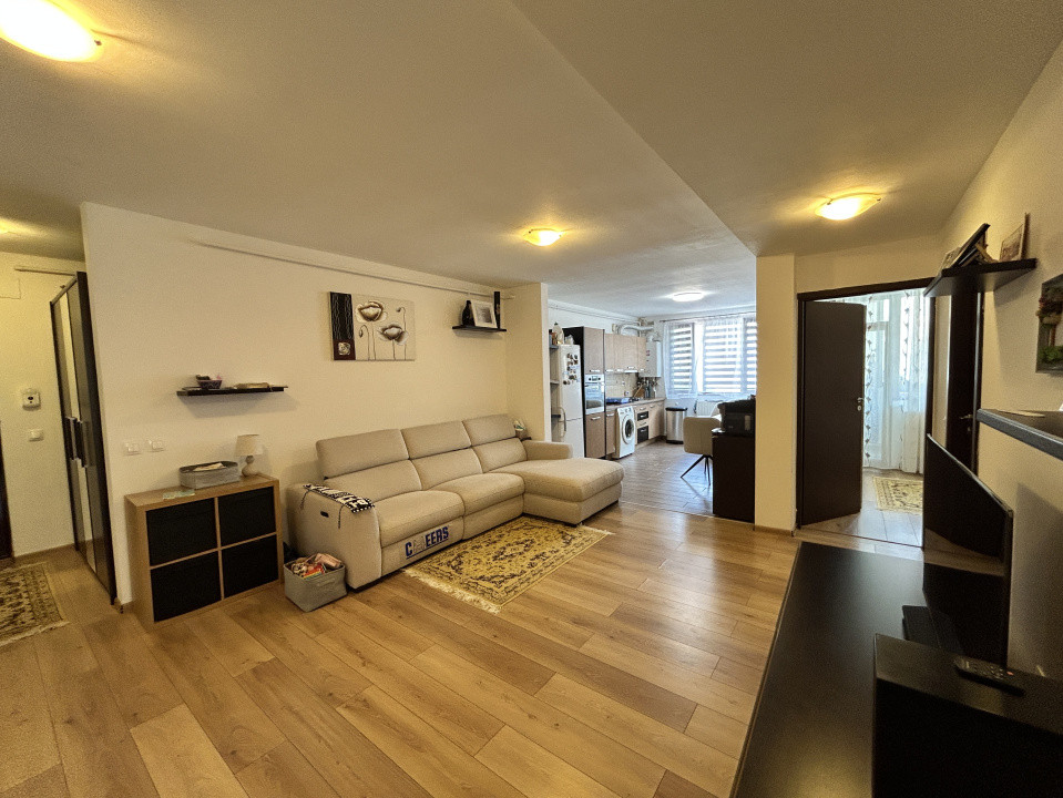 Apartament la cheie cu 3 camere 67mp etaj 1 / parcare zona Terra 
