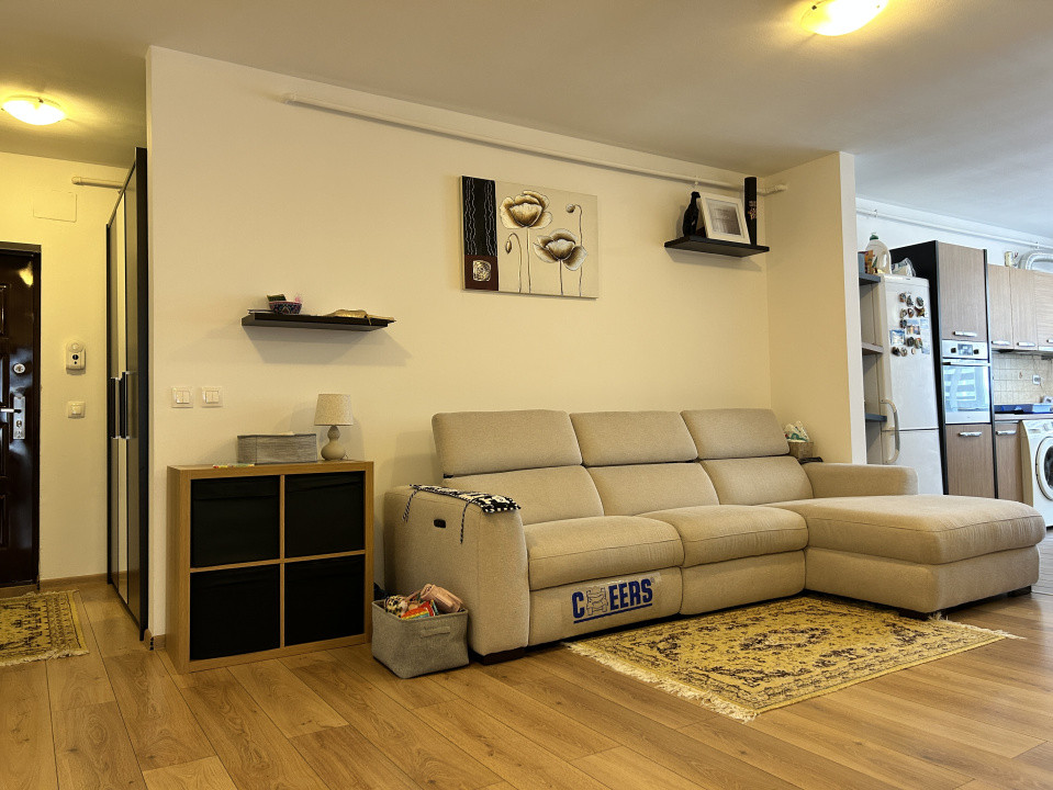 Apartament la cheie cu 3 camere 67mp etaj 1 / parcare zona Terra 