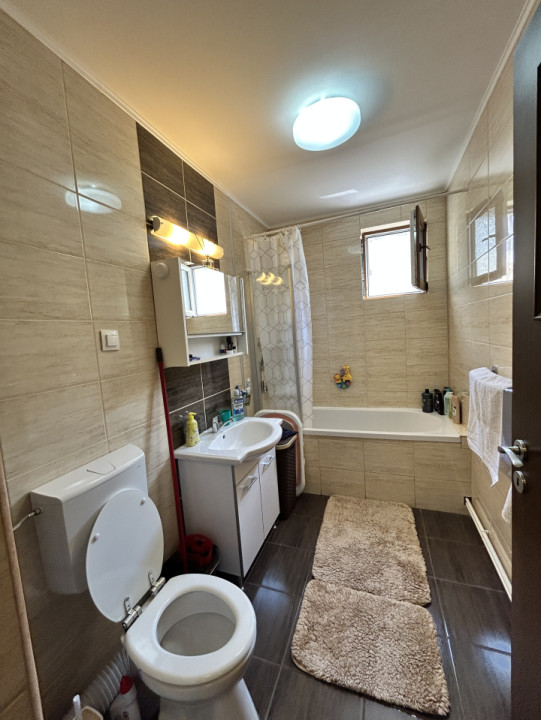 Apartament la cheie cu 3 camere 67mp etaj 1 / parcare zona Terra 