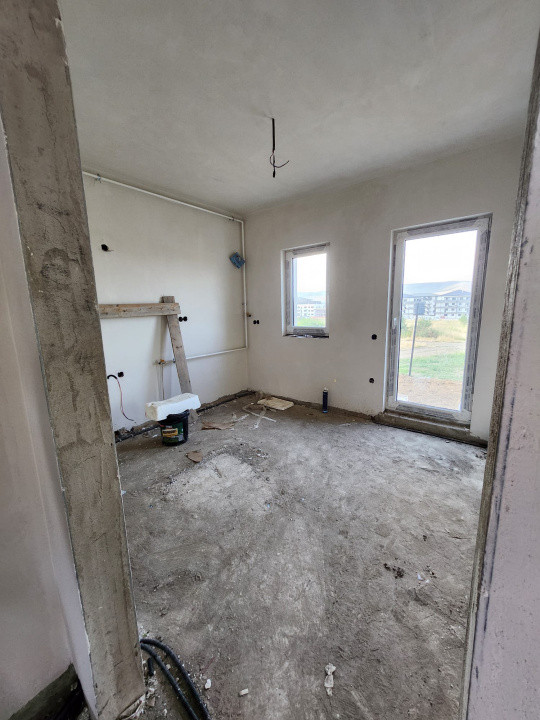 Triplex 119 mp utili, teren 180mp, ansamblu privat, Floresti