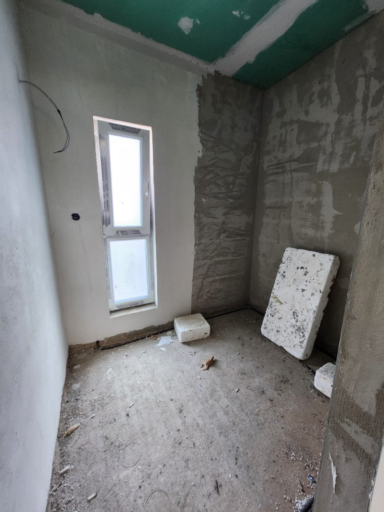 Triplex 119 mp utili, teren 180mp, ansamblu privat, Floresti