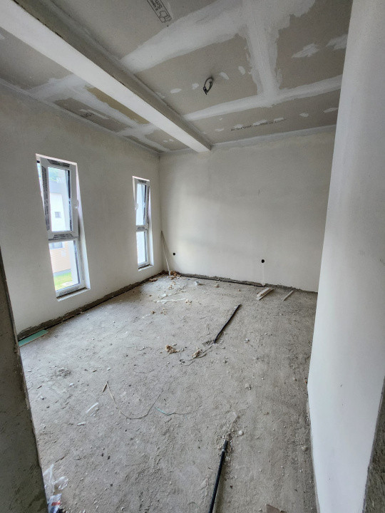 Triplex 119 mp utili, teren 180mp, ansamblu privat, Floresti