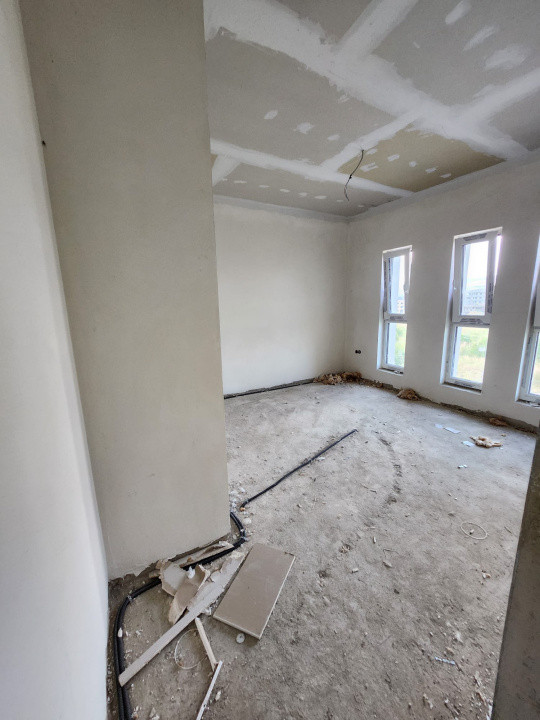 Triplex 119 mp utili, teren 180mp, ansamblu privat, Floresti