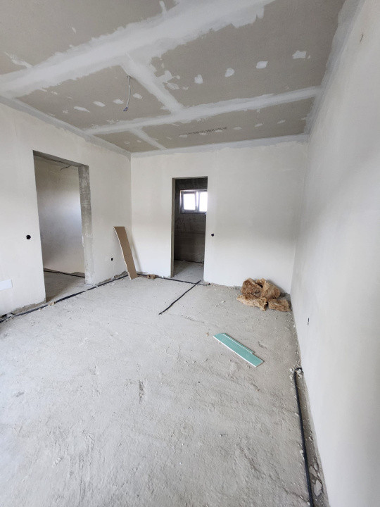 Triplex 119 mp utili, teren 180mp, ansamblu privat, Floresti