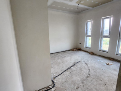 Triplex 119 mp utili, teren 180mp, ansamblu privat, Floresti