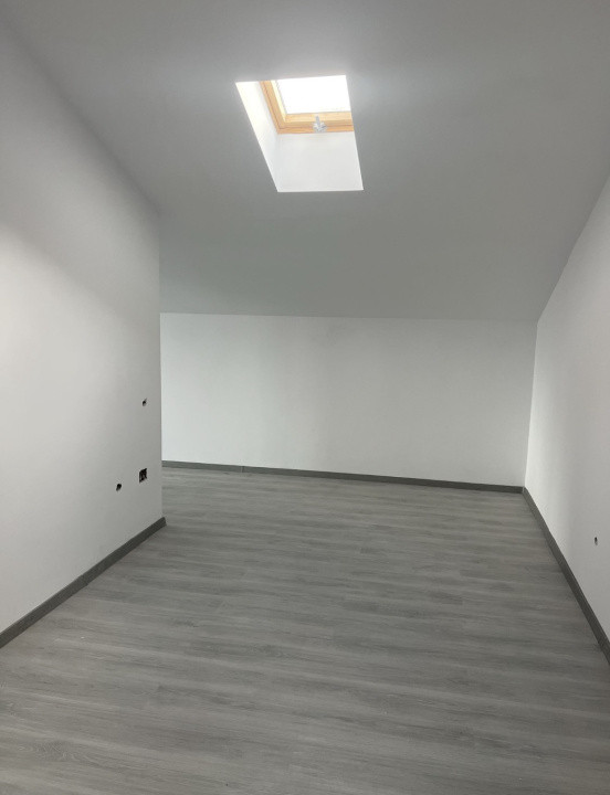 Apartament 2 camere, semidecomandat , finisat , 67 mp , zona Teilor 