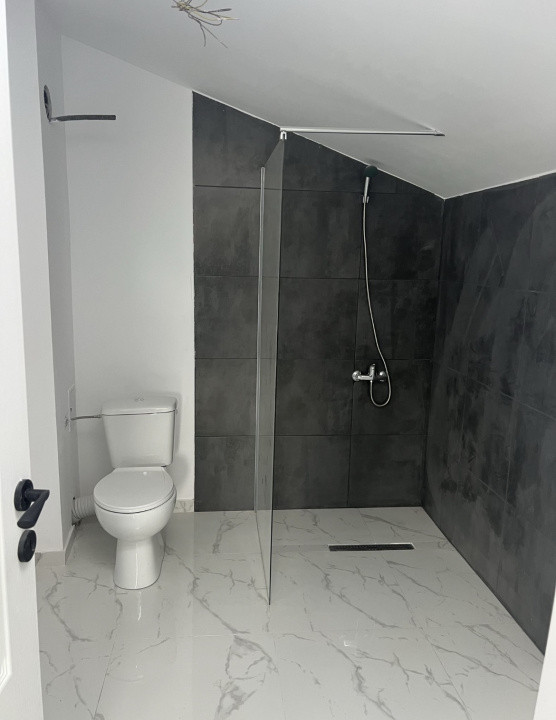 Apartament 2 camere, semidecomandat , finisat , 67 mp , zona Teilor 