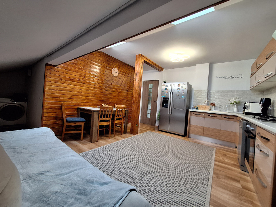 Apartament cu 3 camere, 81 mp, parcare, zona Eroilor