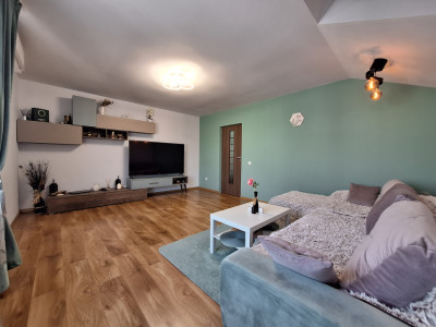 Apartament cu 3 camere, 81 mp, parcare, zona Eroilor