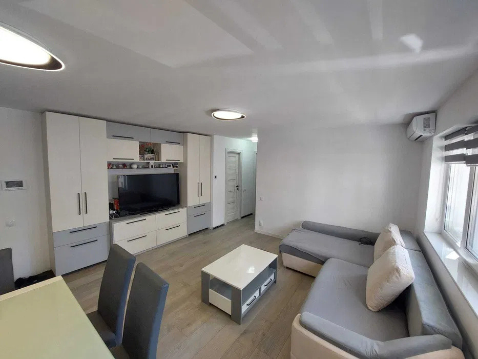 Apartament de 3 camere, 60 mp, Mobilat, Parcare, Zona Cetatii