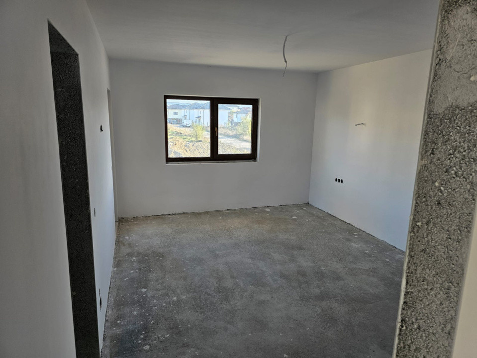 Casa individuală , 4 camere , 3 bai ,150 mp , teren 500 , Dezmir 