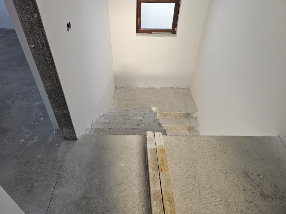 Casa individuală , 4 camere , 3 bai ,150 mp , teren 500 , Dezmir 