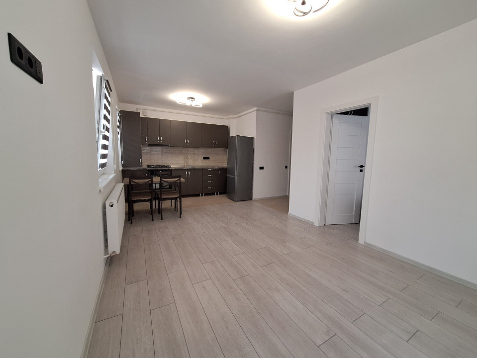 Apartament cu 2 camere, 42 mp, terasa, zona Eroilor