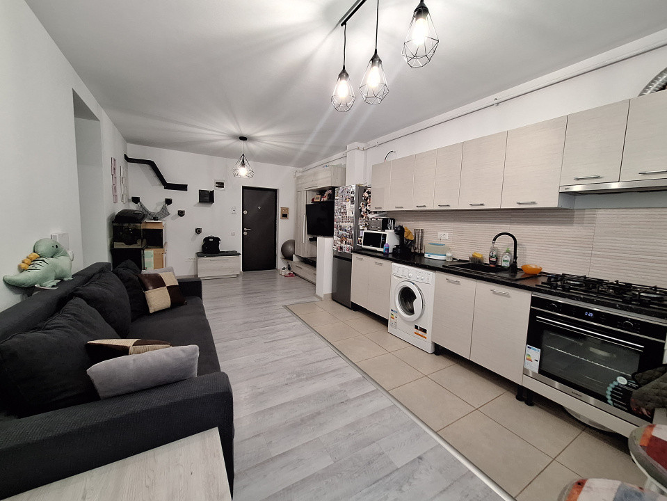 Apartament cu 2 camere, 46 mp, balcon, zona Eroilor