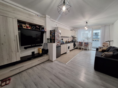 Apartament cu 2 camere, 46 mp, balcon, zona Eroilor